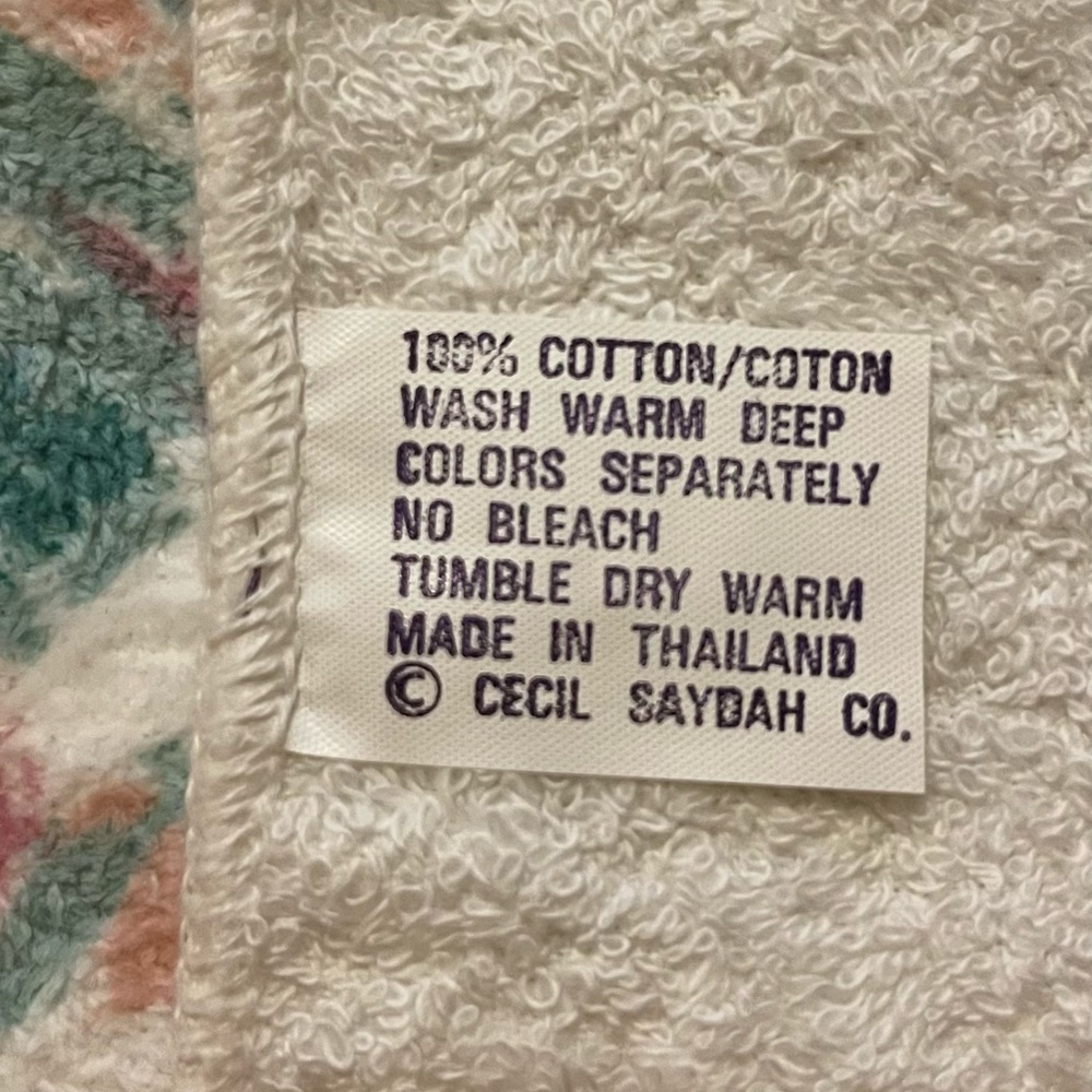 2 Hand Towels and 2 Washcloths Bundle NWOT - Picture 2 of 2